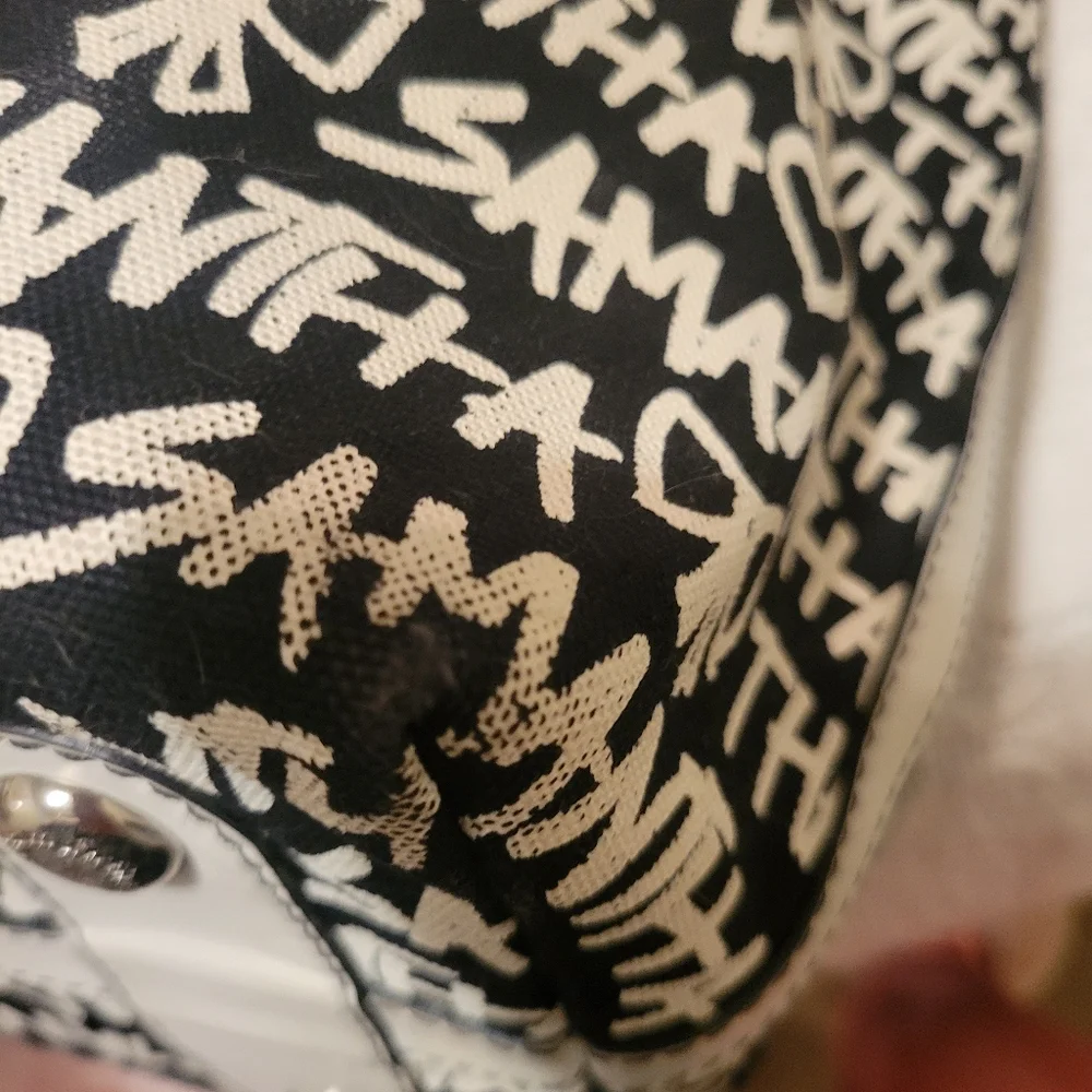 Samantha Thavasa Canvas Graffiti Tote EUC Modern Goth‎ Punk